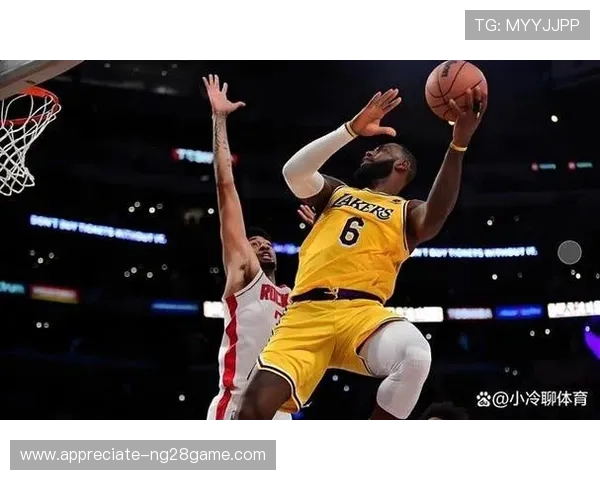 詹姆斯带伤复出率湖人在关键战逆转勇士引爆全场热议成为季后赛风向标