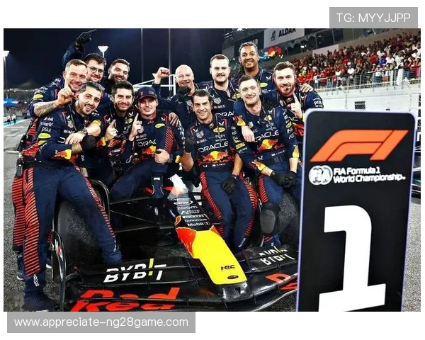 F1赛季最新动态：车队策略调整与车手排名激烈角逐